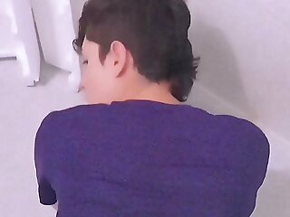 seduces gay
